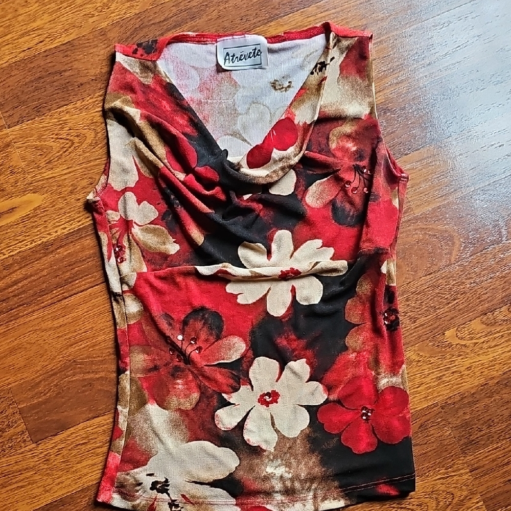 Red Sleeveless Ruffle Top Set - Picture 2 of 8